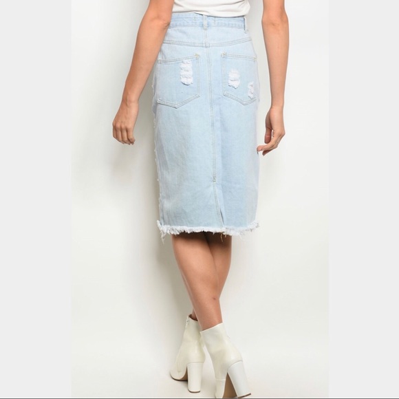 CLEARANCE High-Waist Distressed Denim Skirt - Picture 4 of 4